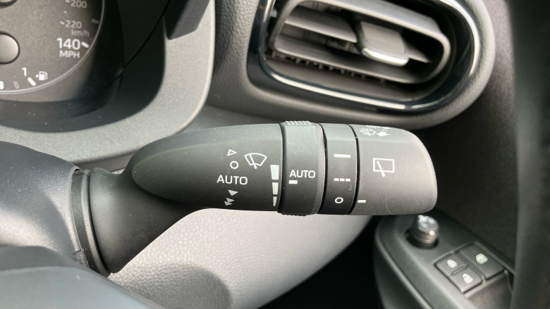 Toyota Yaris 1.5 Hybrid Icon 5dr CVT Hybrid Hatchback